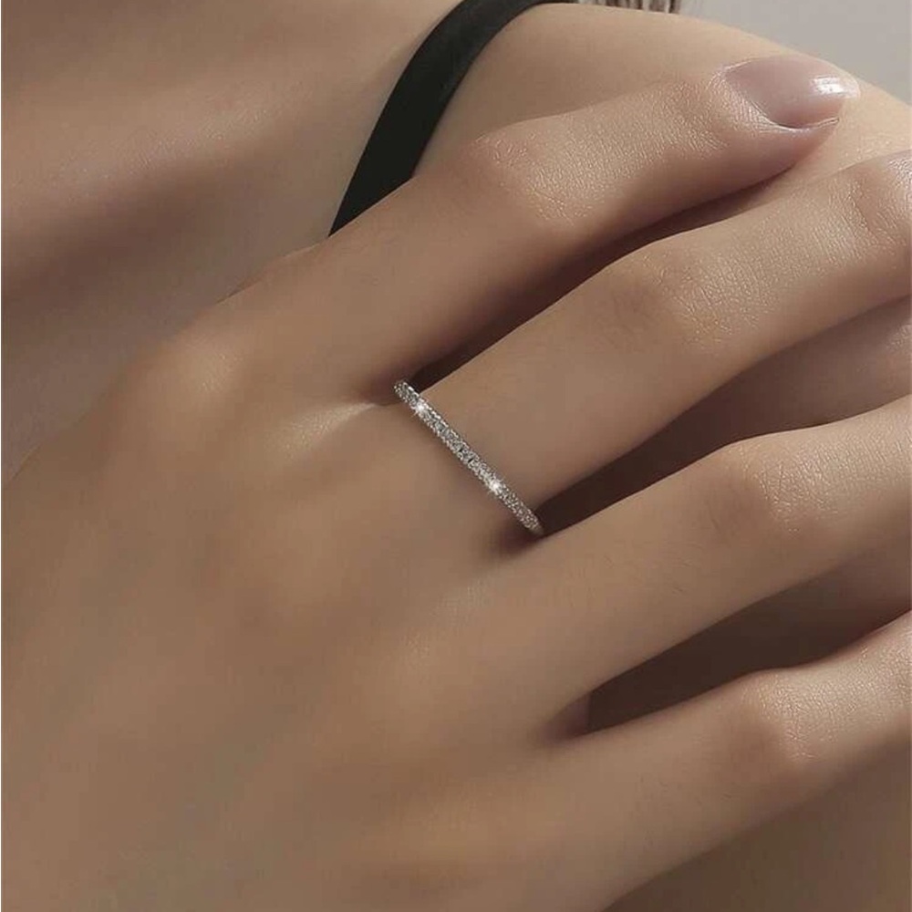 NWT Silver Cubic Zirconia Ring - Picture 3 of 4